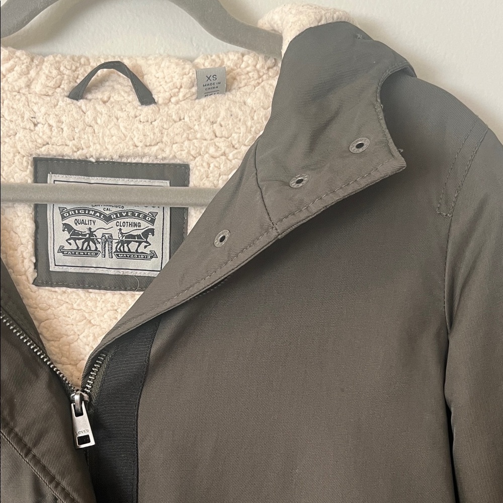 Levi's Black Utility Jacket with Cream Lining - Picture 2 of 4